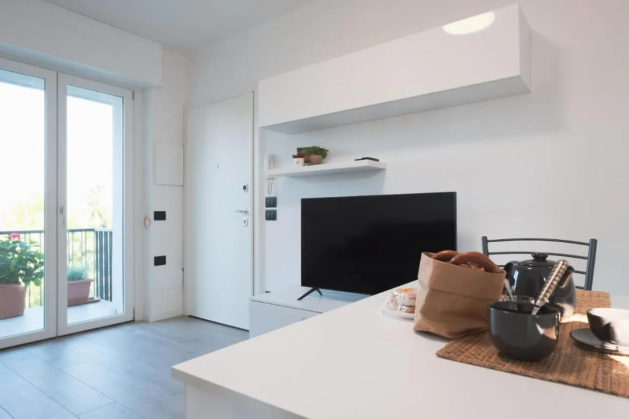 By The Lake Apartments - Smart Desenzano del Garda