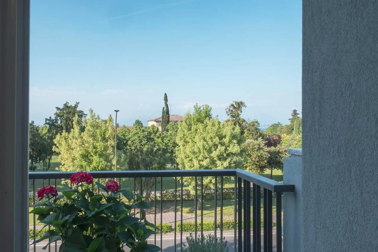 By The Lake Apartments - Smart Desenzano del Garda Italië