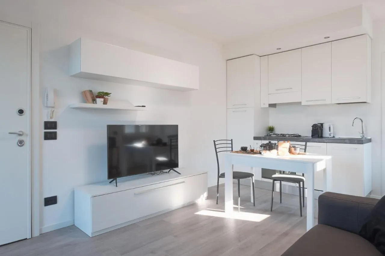 By The Lake Apartments - Smart Desenzano del Garda